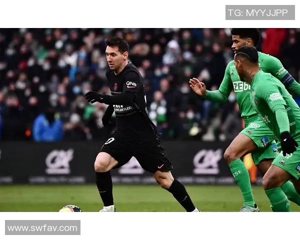 意甲激战莱比锡与巴黎圣日耳曼战成平局帽子戏法引发争议判罚热议